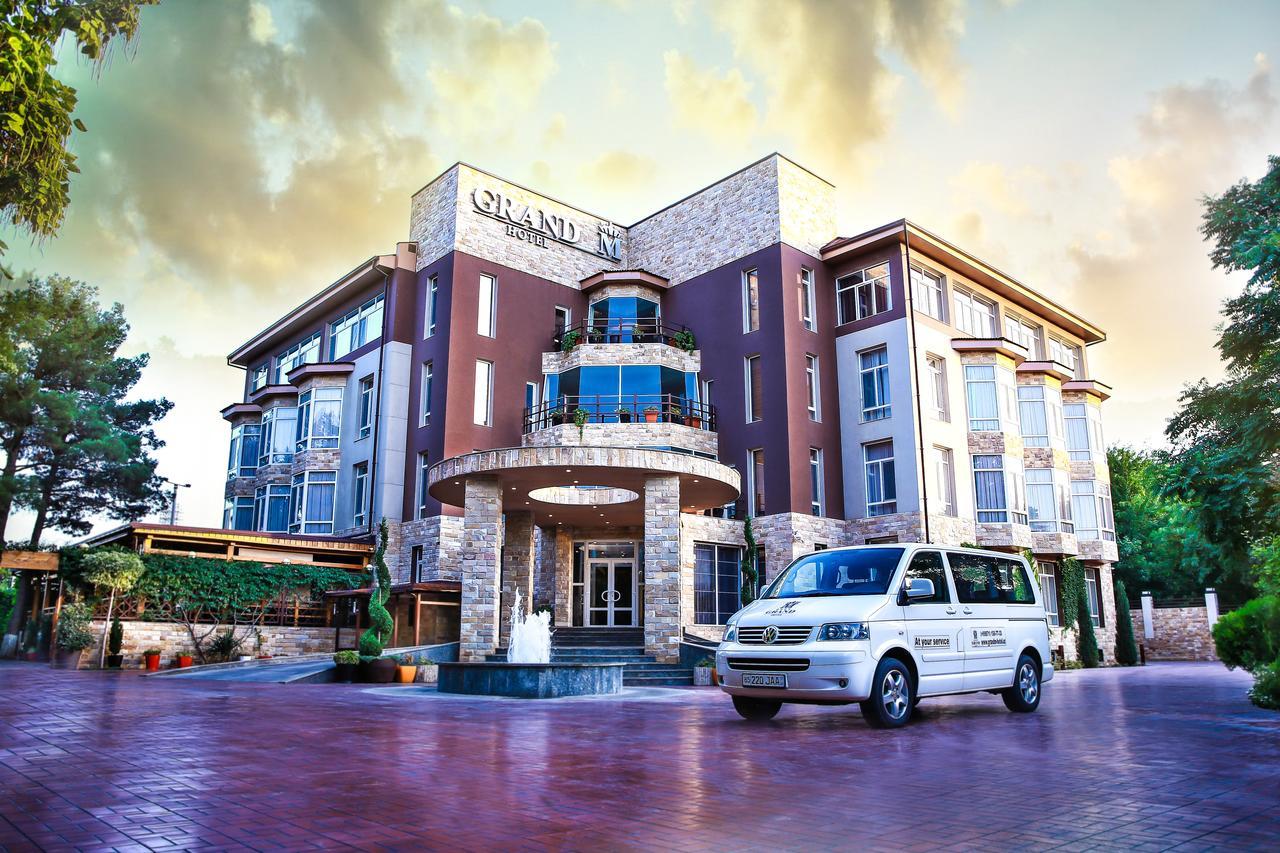 Grand M Hotel Navoi Exterior foto